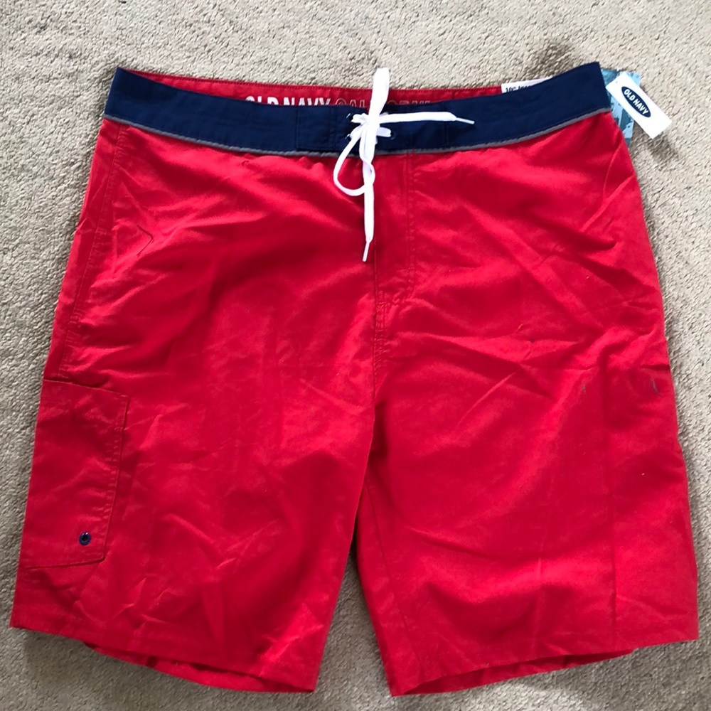 🌊 NWT Men’s swim, size 38 with 10” inseam